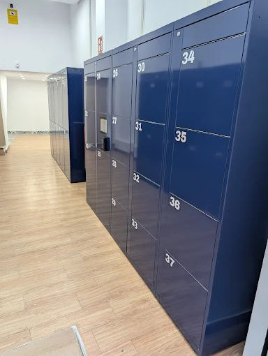 Lockers junto a la Catedral de Málaga (1/2)